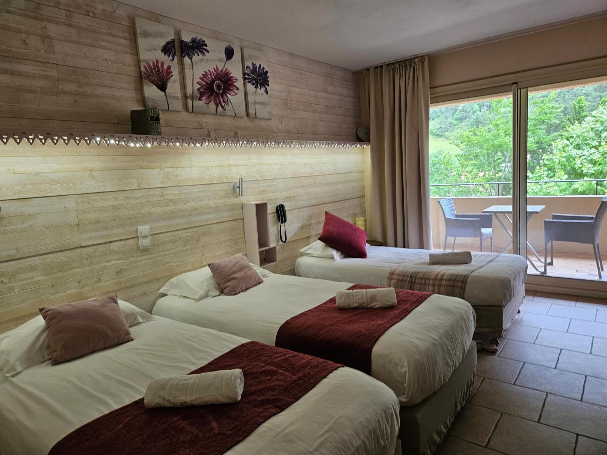 Hotel Le Mont Barral Creyers Exterior photo