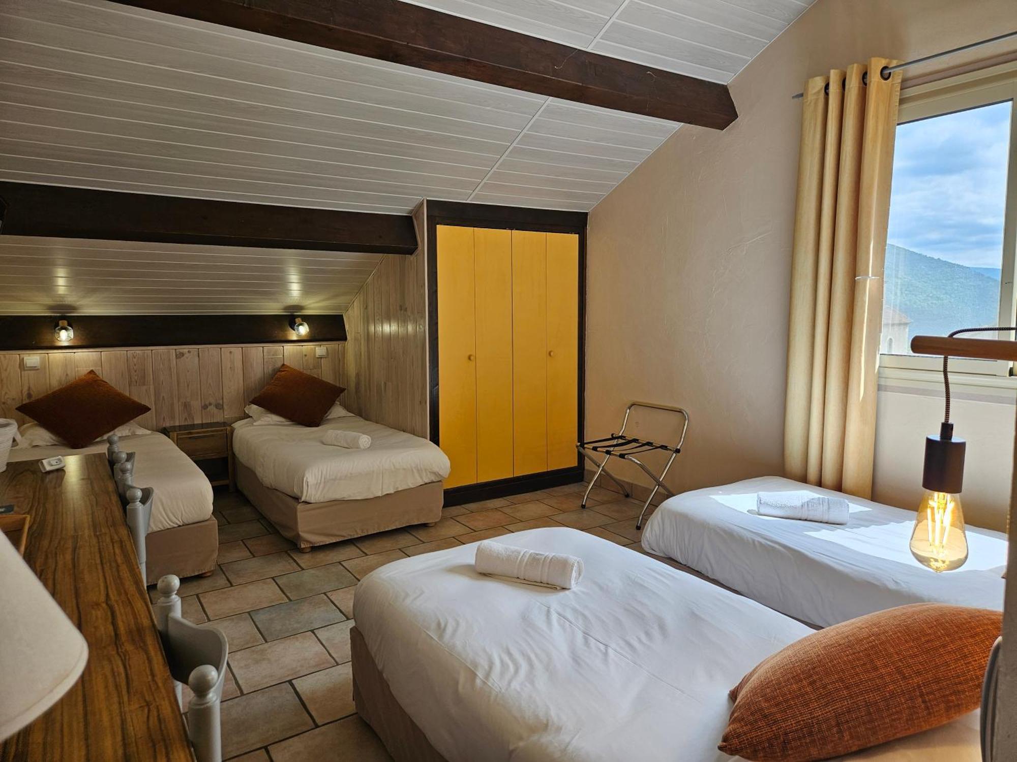 Hotel Le Mont Barral Creyers Exterior photo